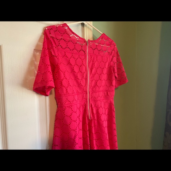 pink lace dress - Picture 2 of 3